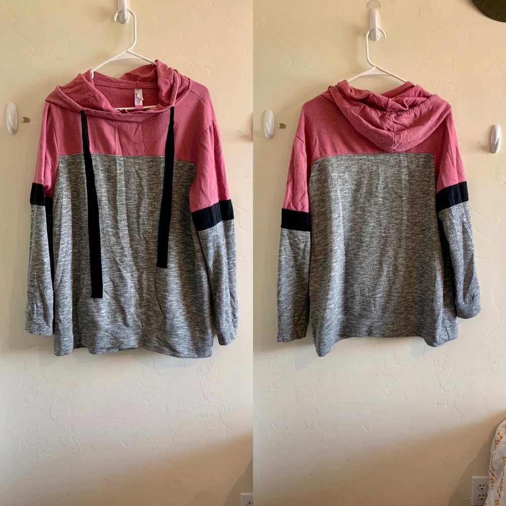 Plus size color block hoodie